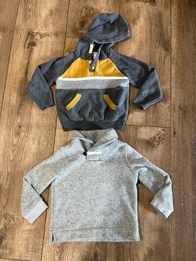 2 Kids Sweaters